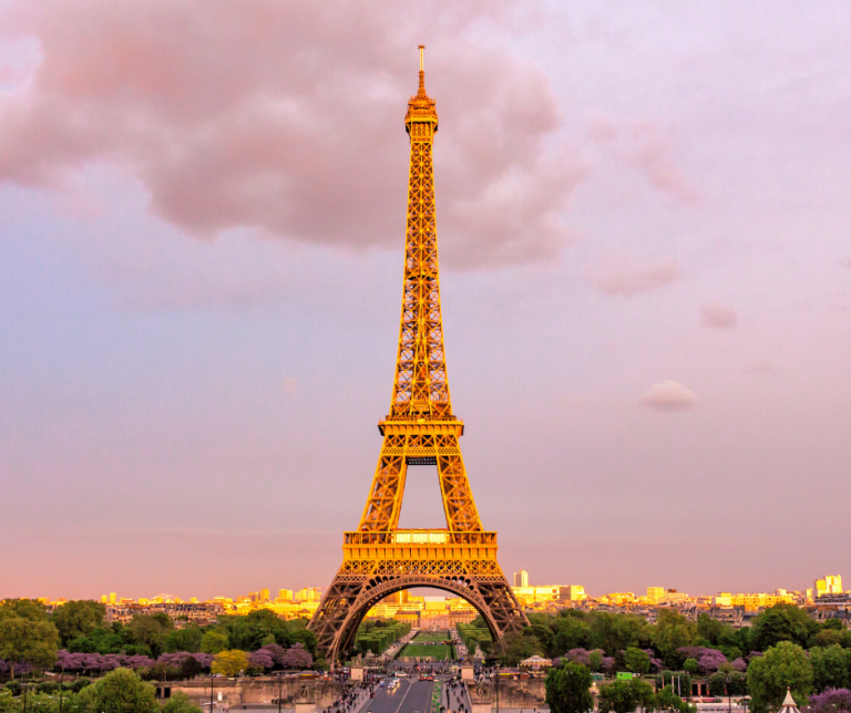 Enlaces y Direcciones de interés/ Imagen torre Eiffel