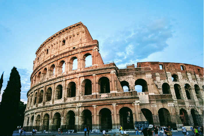 Enlaces y Direcciones de interés/ Imagen Coliseo , Roma